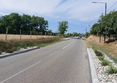 Plateau surélevé et quai bus – Bezac