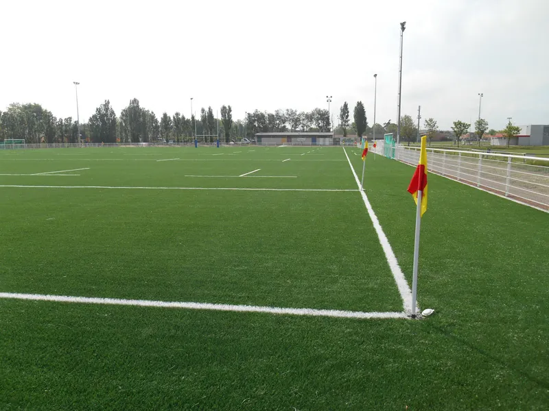 Transformation d&rsquo;un terrain engazonné en terrain synthétique – Montauban